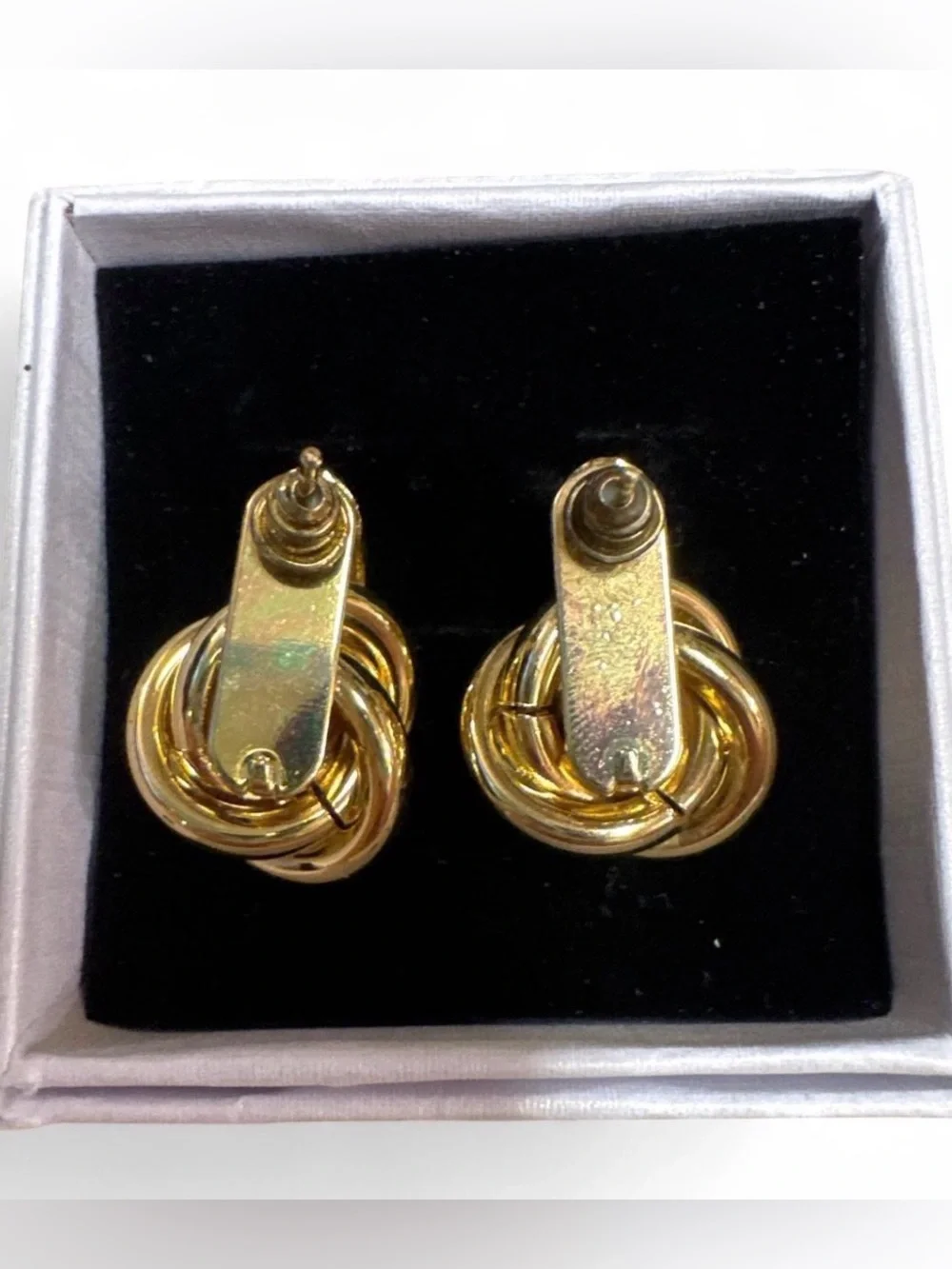 Knot earrings
